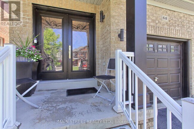 Building Photo - 68 Four Seasons Crescent