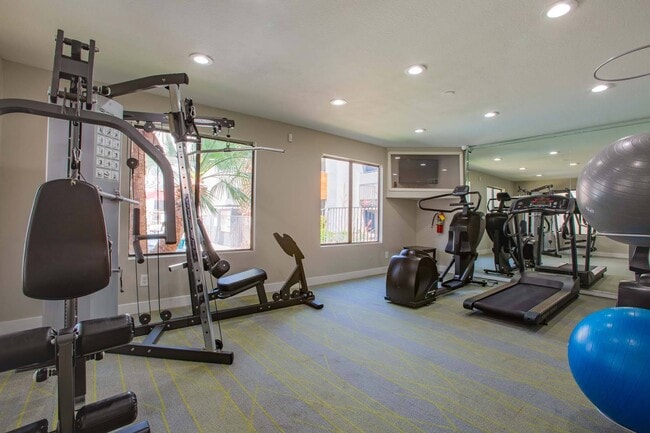 Building Photo - Portola Glendale