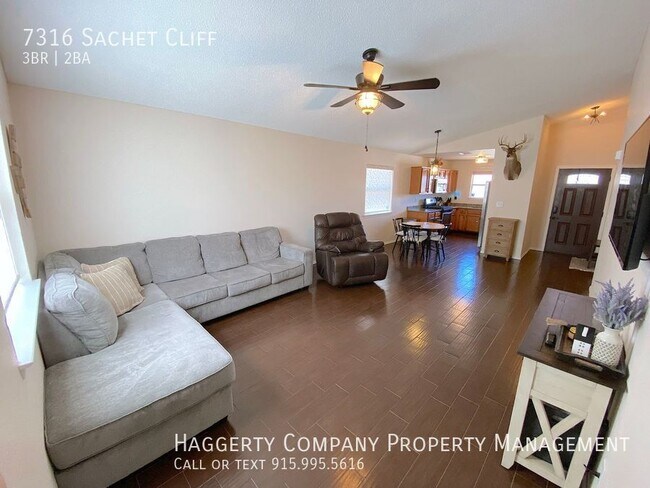 Foto del edificio - 7316 Sachet Cliff Dr