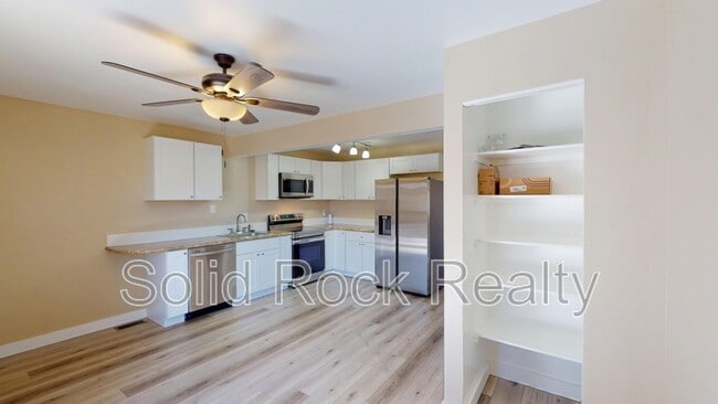Building Photo - 5561 Dunbar Ct