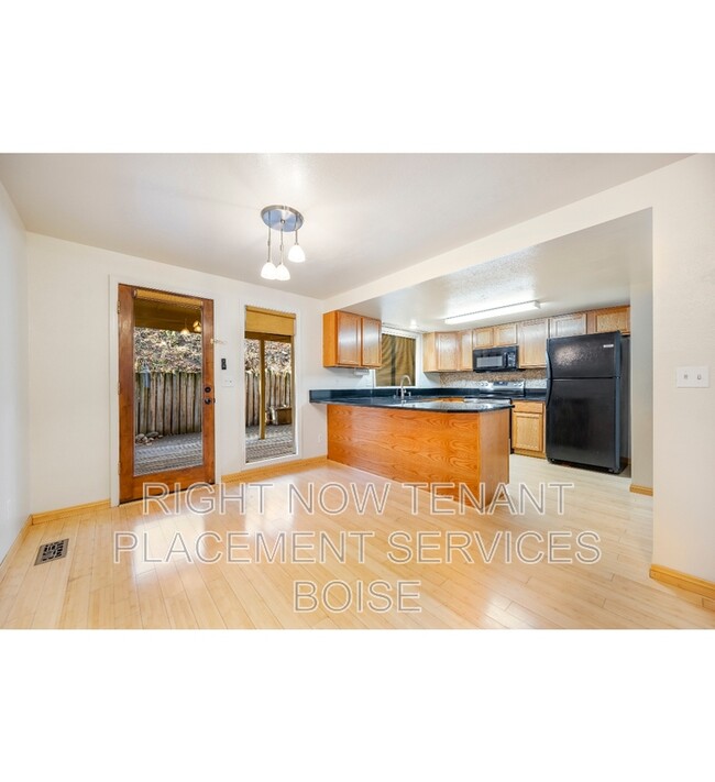 Foto del edificio - 1760 Woodbridge Ln