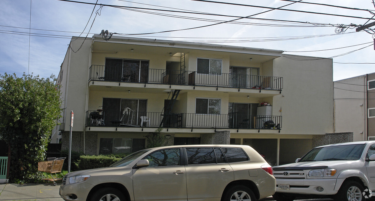 Building Photo - 1190 Park Ave