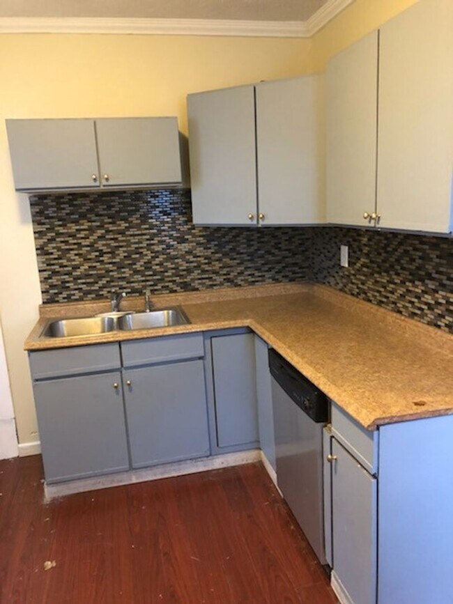 Foto del edificio - House...1 Bedroom 1 Bath