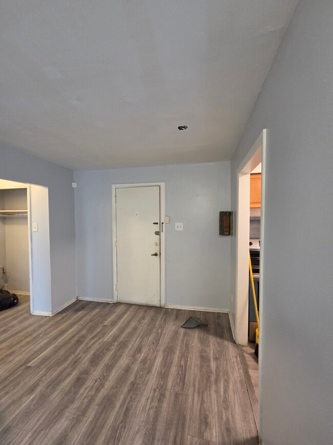 Foto del edificio - 8125 W Chester Pike