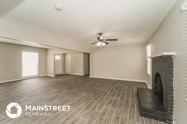 Foto del edificio - 6022 Farm Pond Ln