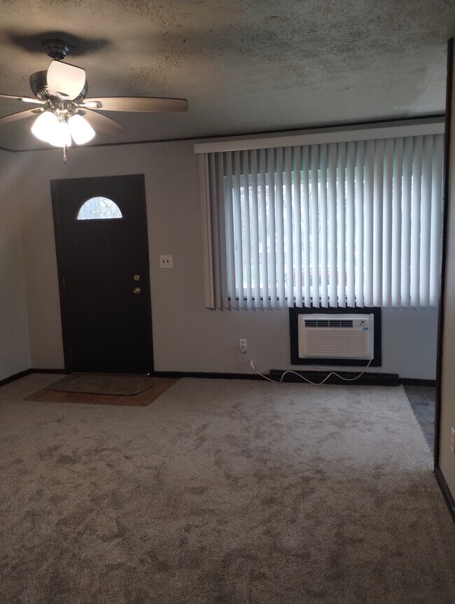 Building Photo - 157 Penrod Ave