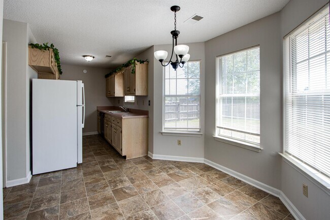 Foto del edificio - 4130 Long Creek Rd