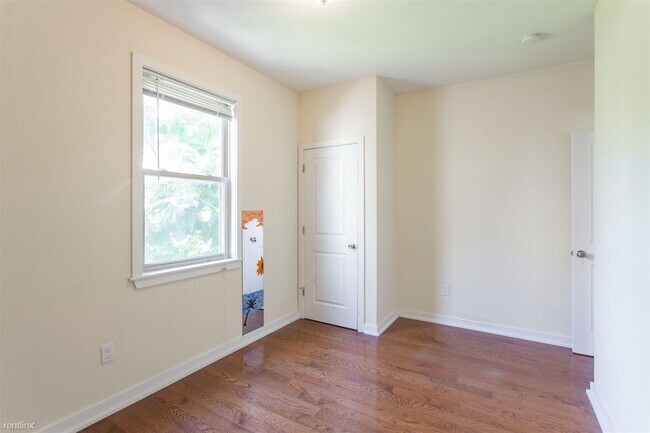 Foto del edificio - 6 br, 2 bath Duplex - 1802 WILLINGTON ST U...