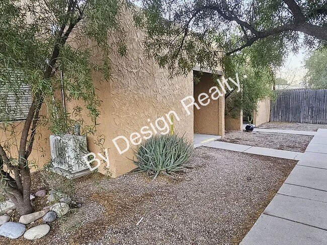 Building Photo - Updated 2 Bed 1 Bath Duplex with Fresh Paint, Ductless Heating/Cooling and Private Yard
