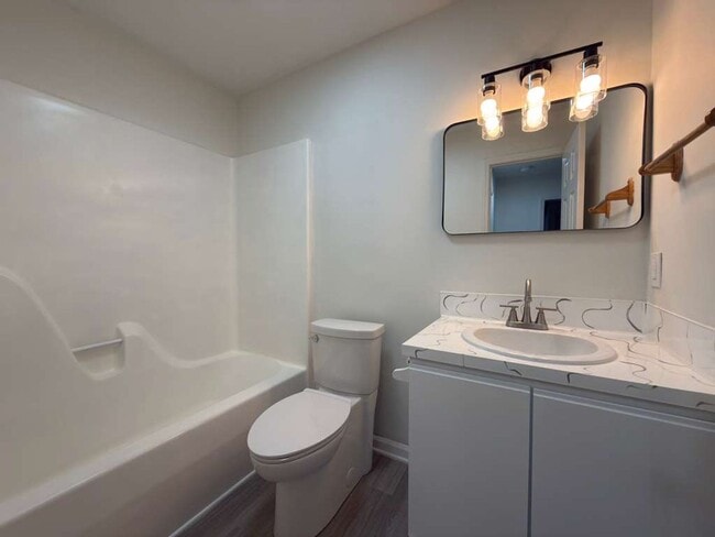 Building Photo - One Bedroom Condo