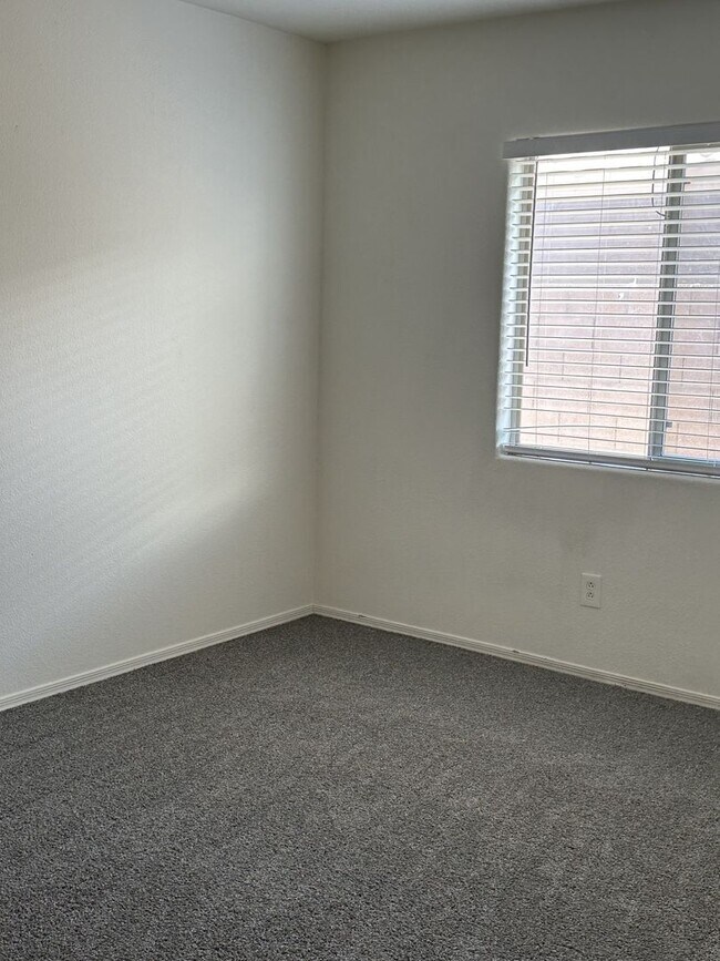 Building Photo - 3832 E Wyatt Way