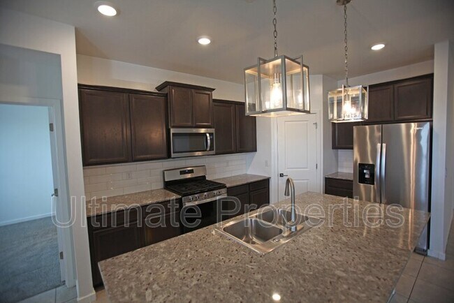 Foto del edificio - 14097 W Valentine St