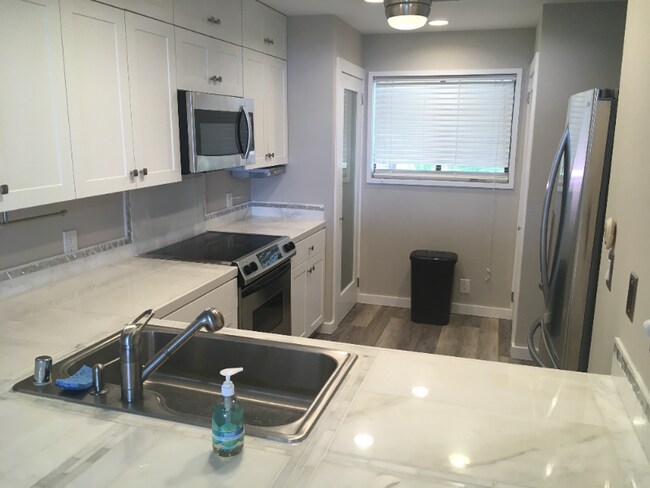 Building Photo - 77-6585-6585 Sea View Cir