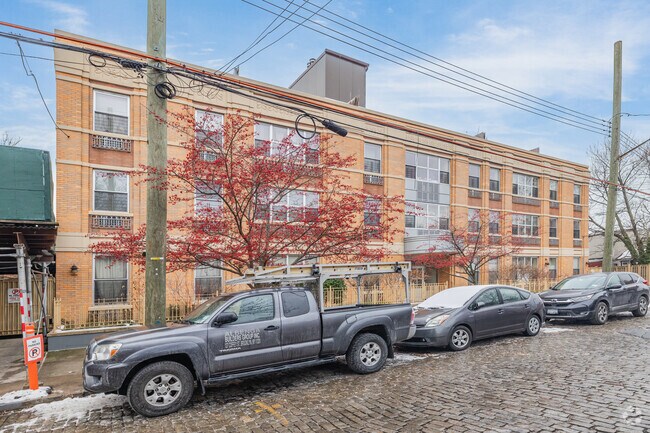 Foto del edificio - Manzione Red Hook Co-ops