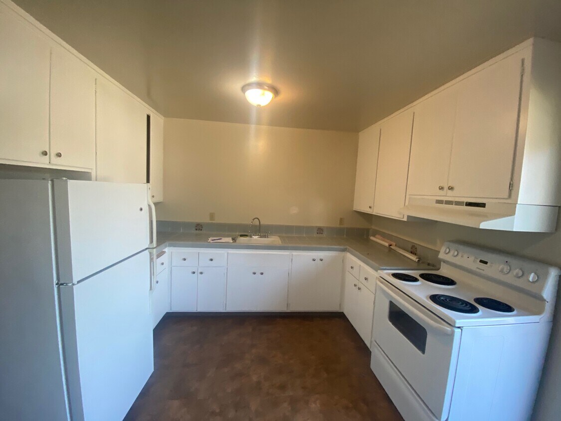 Primary Photo - 4576 Appian Way