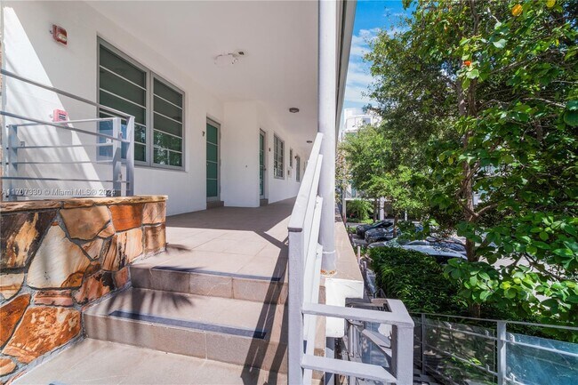 Foto del edificio - 2031 Meridian Ave