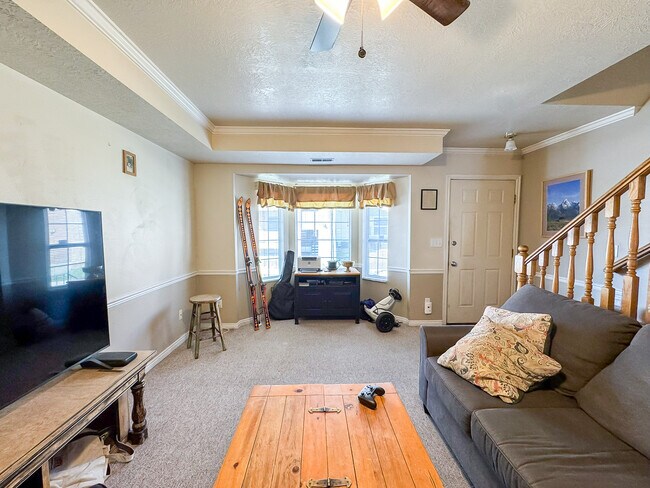 Building Photo - 565 N 300 E