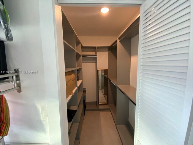 Foto del edificio - 1365 NW 130th St