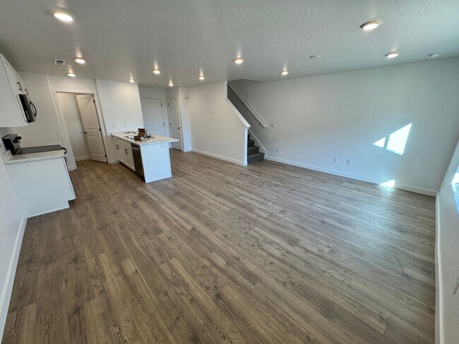 Foto del edificio - Brand New Long Valley Town home!!