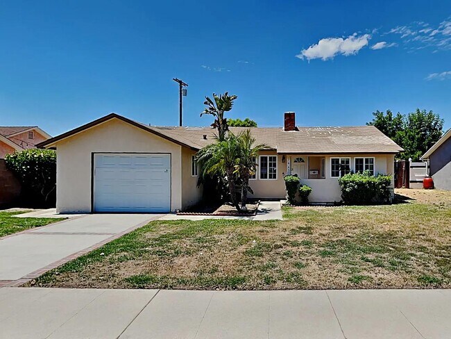Building Photo - 7943 Lasaine Ave