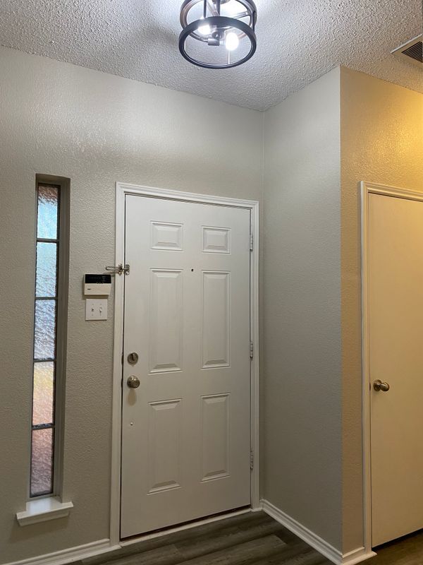 Building Photo - 10252 Tustin Terrace