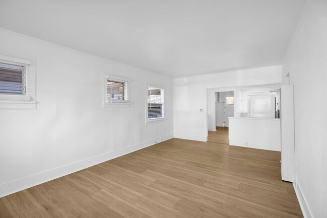 Foto del edificio - Beautiful bright 2 bedroom in Belmont Shore!