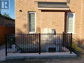 Building Photo - 7 Archimedes Ct