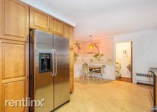 Building Photo - 3 br, 2 bath House - 114 Yantacaw Brook Rd