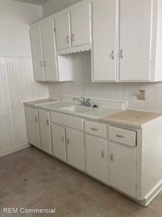 Building Photo - 4 br, 2 bath House - 94 Rhodes Ave