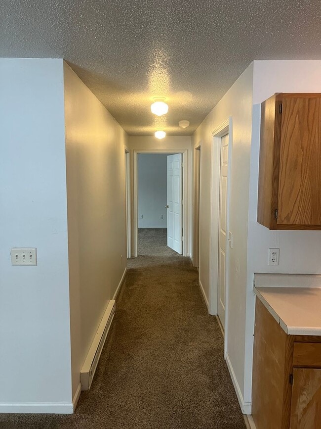 Building Photo - 2 Bedroom, Single-story Townhomes for rent...