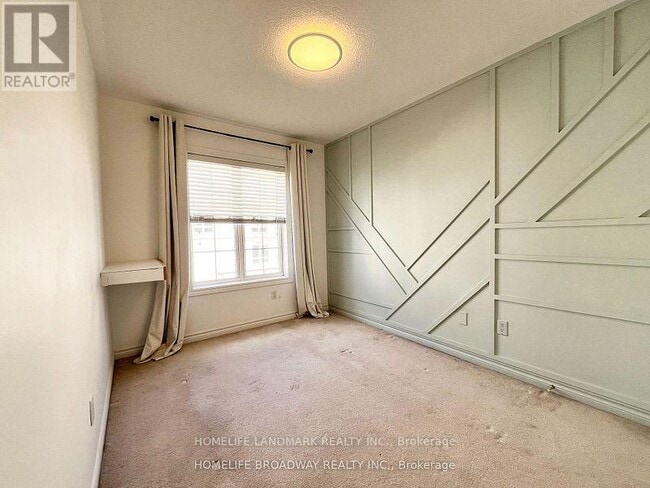 Building Photo - 15 Ruskov Ln