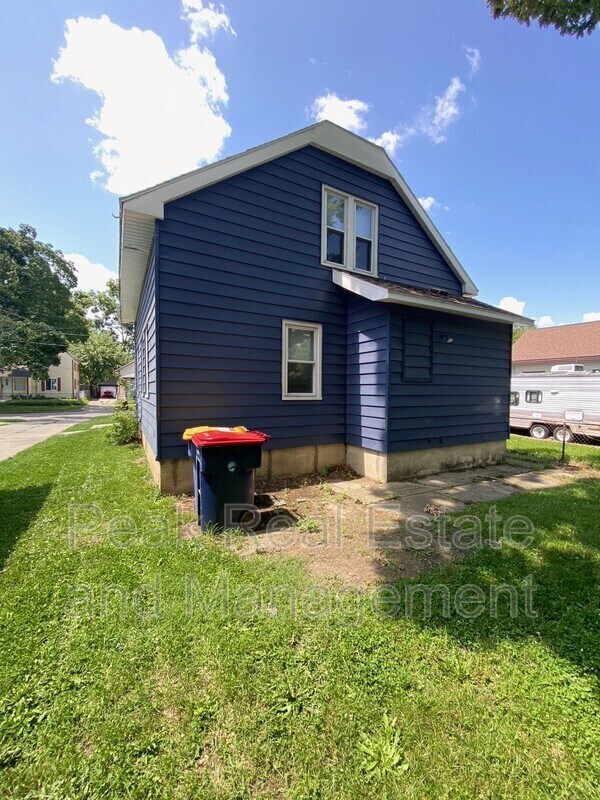 Foto del edificio - 816 Kensington Ave SW