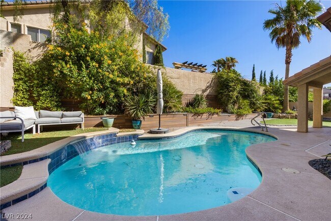 Foto del edificio - 9704 Cameo Rose Ln