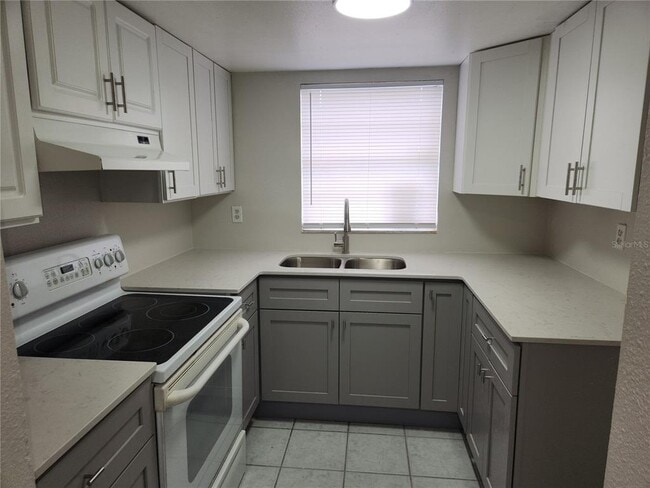 Building Photo - 9831 Grace Dr
