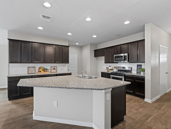 Building Photo - 117 Stellamar Dr