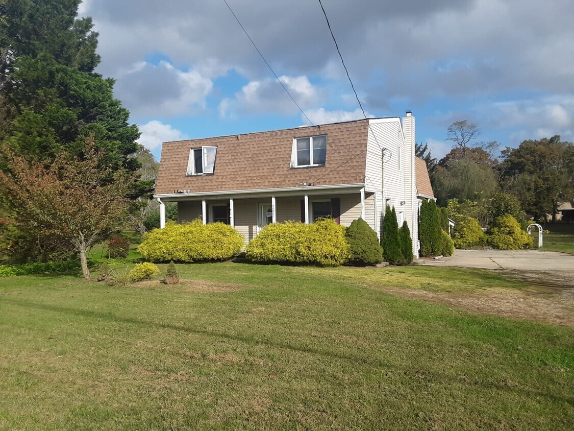 Primary Photo - 297 S Hope Chapel Rd