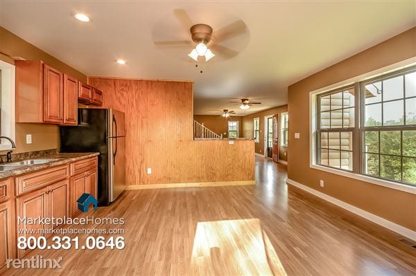 Building Photo - 388 Shady Ln