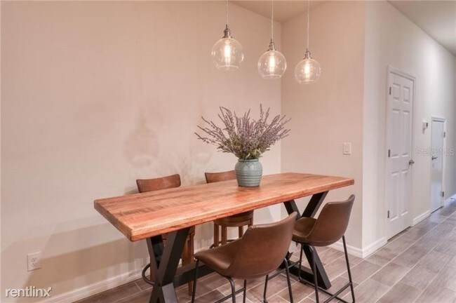 Building Photo - 3 br, 2.5 bath Townhome - 1119 Coral Ln