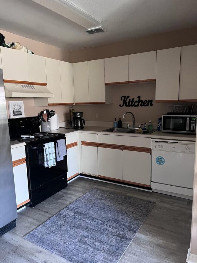 Foto del edificio - 2681 Tess Cir