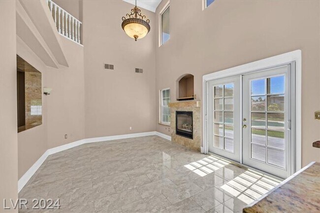 Building Photo - Amazing Home in Silverado Ranch