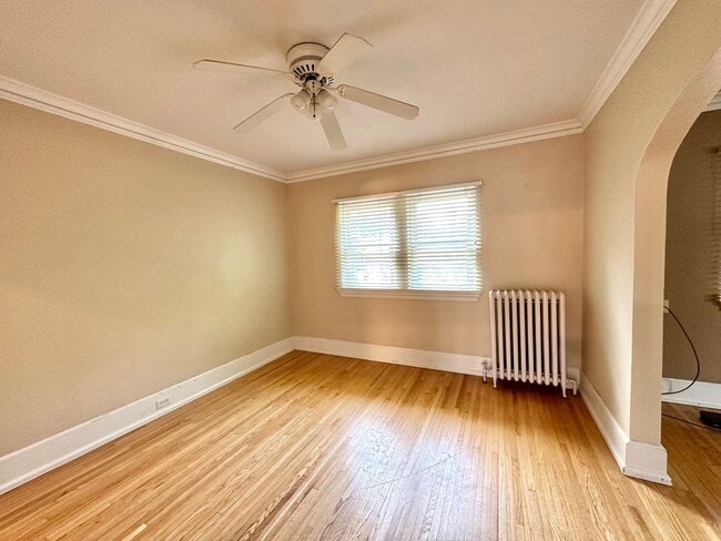 Building Photo - 2320 E 2nd St