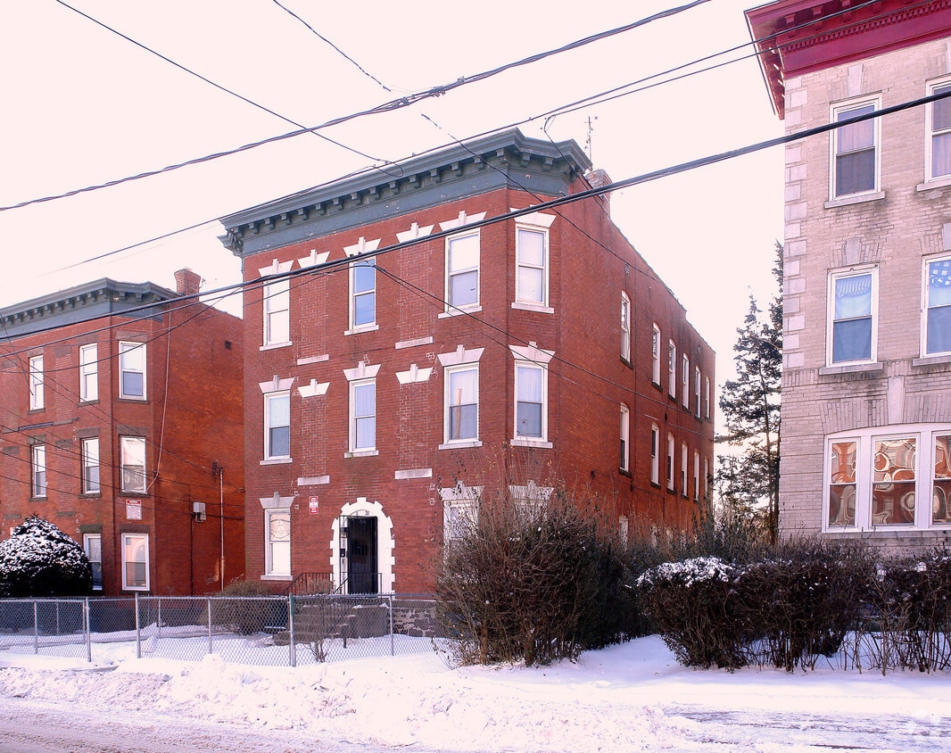 Building Photo - 31-33 Whitmore St
