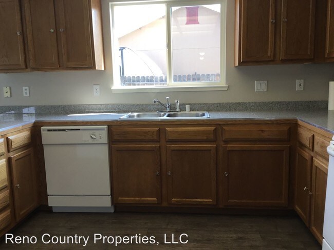 Building Photo - 3 br, 2.5 bath House - 215 Rae Court