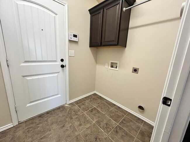 Foto del edificio - 5612 109th St