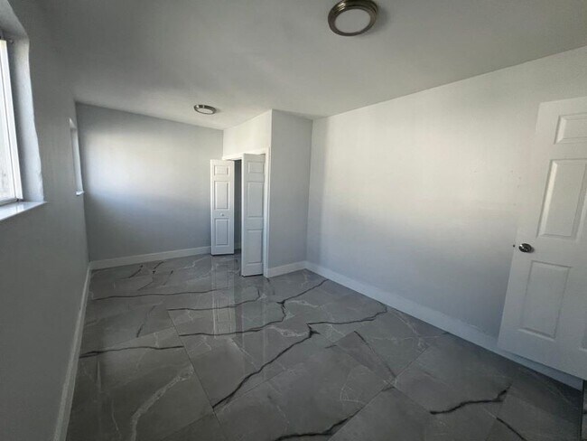 Foto del edificio - 3300 SW 127th Ave