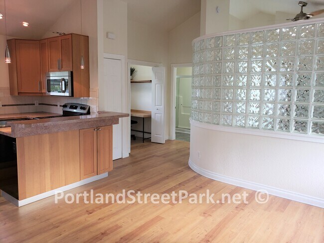 Building Photo - 2945 Portland St