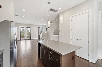 Building Photo - 1613 Milby St