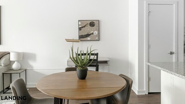 Foto del edificio - 2110 Birkhall St