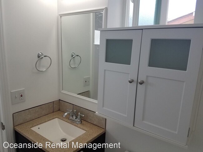 Building Photo - Studio, 1 bath House - 454 Garey