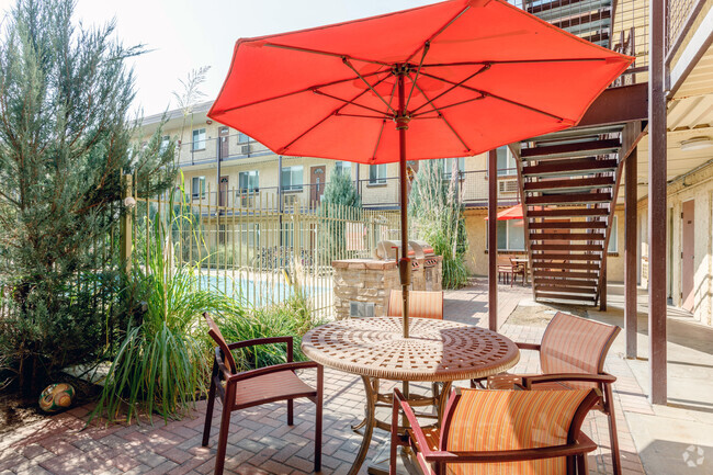 Courtyard at Cherry Creek